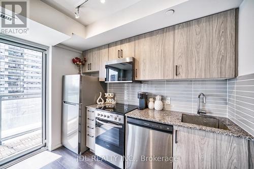 334 - 20 Meadowglen Place, Toronto, ON - Indoor Photo Showing Kitchen With Upgraded Kitchen
