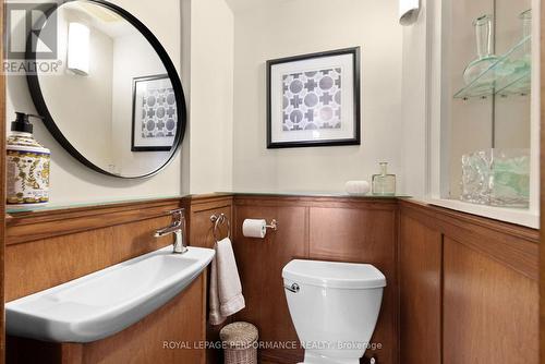 345 Third Avenue, Ottawa, ON - Indoor Photo Showing Bathroom