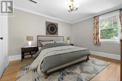 345 Third Avenue, Ottawa, ON - Indoor Photo Showing Bedroom