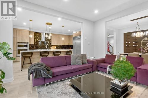 720 Cappamore Drive, Ottawa, ON - Indoor Photo Showing Living Room