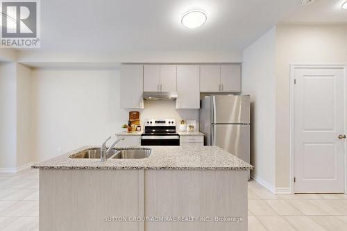 36 Hillcroft Way, Kawartha Lakes, ON - Indoor Photo Showing Kitchen With Stainless Steel Kitchen With Double Sink With Upgraded Kitchen