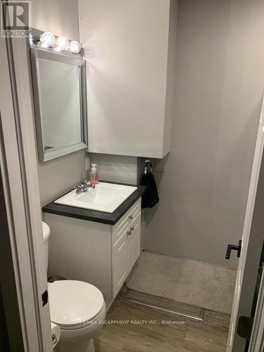 6 Howard Street, Haldimand, ON - Indoor Photo Showing Bathroom