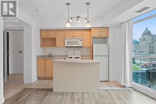 1104 - 18 Yonge Street, Toronto, ON - Indoor Photo Showing Kitchen