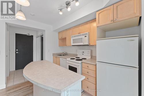 1104 - 18 Yonge Street, Toronto, ON - Indoor Photo Showing Kitchen