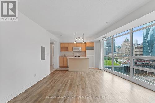 1104 - 18 Yonge Street, Toronto, ON - Indoor Photo Showing Kitchen