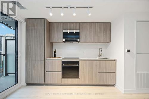 1011 - 120 Broadway Avenue, Toronto, ON - 