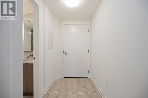 1011 - 120 Broadway Avenue, Toronto, ON - Indoor Photo Showing Other Room