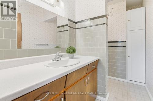 1864 Manning Road, Whitby (Blue Grass Meadows), ON - Indoor Photo Showing Bathroom