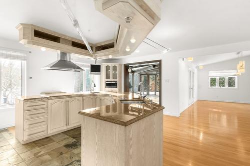 Kitchen - 7645 Place Monseigneur-C.-E.-Bourgeois, Trois-Rivières, QC - Indoor Photo Showing Kitchen
