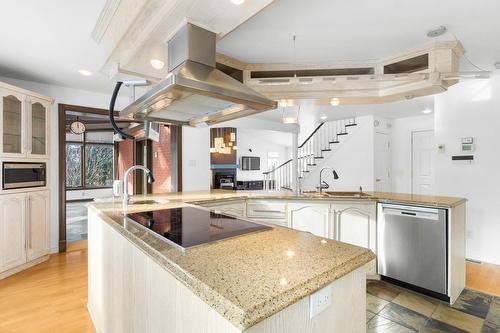Kitchen - 7645 Place Monseigneur-C.-E.-Bourgeois, Trois-Rivières, QC - Indoor Photo Showing Kitchen With Upgraded Kitchen