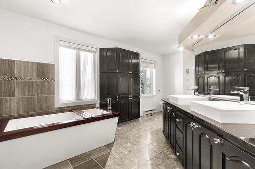 Bathroom - 7645 Place Monseigneur-C.-E.-Bourgeois, Trois-Rivières, QC - Indoor Photo Showing Bathroom