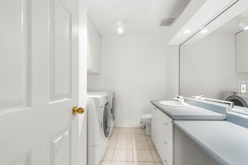 Laundry room - 7645 Place Monseigneur-C.-E.-Bourgeois, Trois-Rivières, QC - Indoor Photo Showing Laundry Room