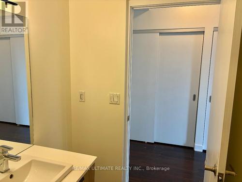 904 - 32 Camden Street, Toronto, ON - Indoor Photo Showing Bathroom