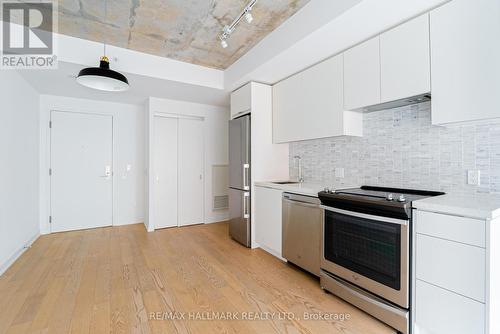 513 - 60 Colborne Avenue, Toronto, ON - Indoor Photo Showing Kitchen