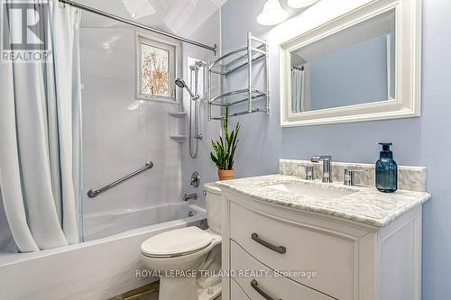 20 Dieppe Drive, St. Thomas, ON - Indoor Photo Showing Bathroom