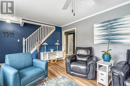 20 Dieppe Drive, St. Thomas, ON - Indoor Photo Showing Living Room