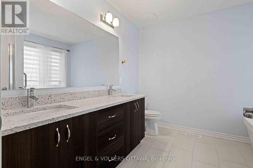 536 Broadleaf Street, Ottawa, ON - Indoor Photo Showing Bathroom