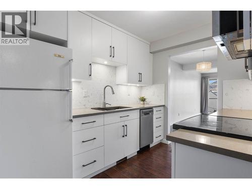 137 Mcgill Road Unit# 91, Kamloops, BC - Indoor Photo Showing Kitchen With Upgraded Kitchen