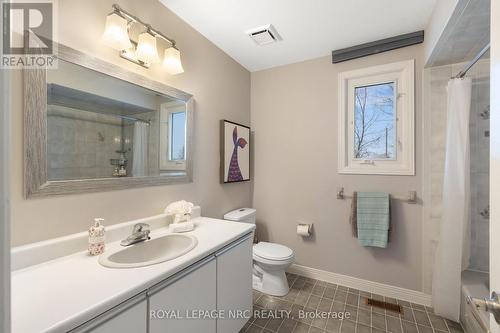 51 Briarsdale Crescent, Welland (N. Welland), ON - Indoor Photo Showing Bathroom