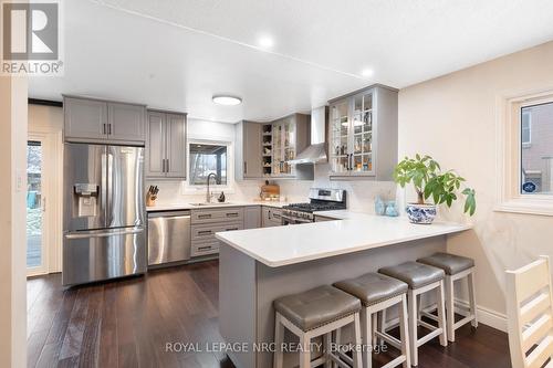 51 Briarsdale Crescent, Welland (N. Welland), ON - Indoor Photo Showing Kitchen With Upgraded Kitchen