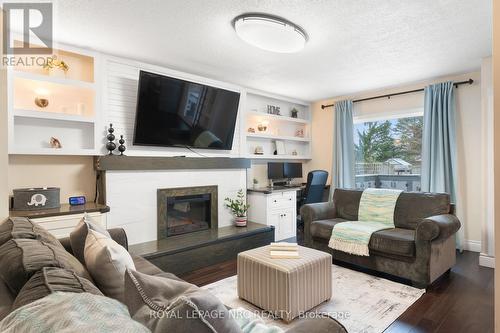 51 Briarsdale Crescent, Welland (N. Welland), ON - Indoor Photo Showing Living Room With Fireplace