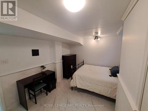 51 Briarsdale Crescent, Welland (N. Welland), ON - Indoor Photo Showing Bedroom