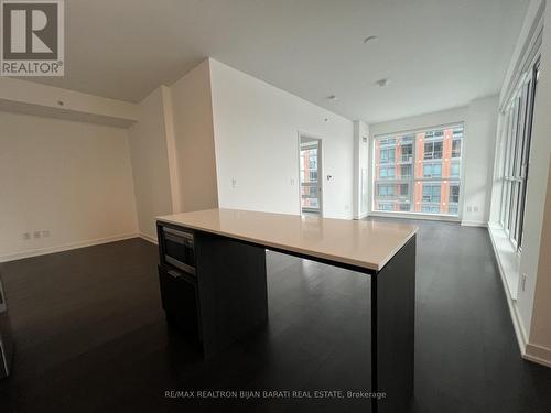 1021 - 31 Tippett Road, Toronto, ON - Indoor Photo Showing Other Room