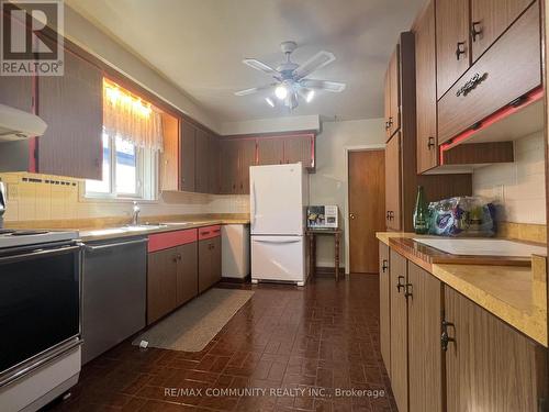 137 Birkdale Road, Toronto, ON - Indoor Photo Showing Kitchen