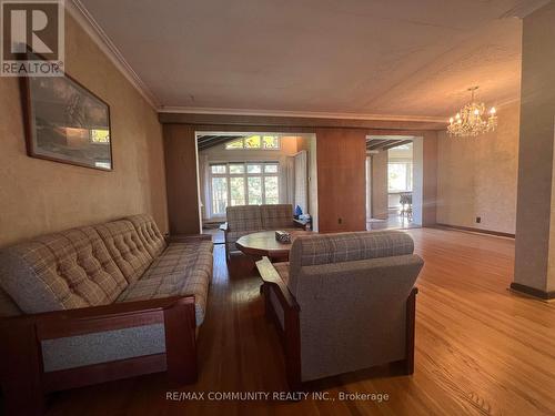 137 Birkdale Road, Toronto, ON - Indoor Photo Showing Living Room