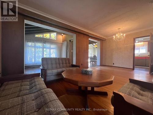 137 Birkdale Road, Toronto, ON - Indoor Photo Showing Living Room