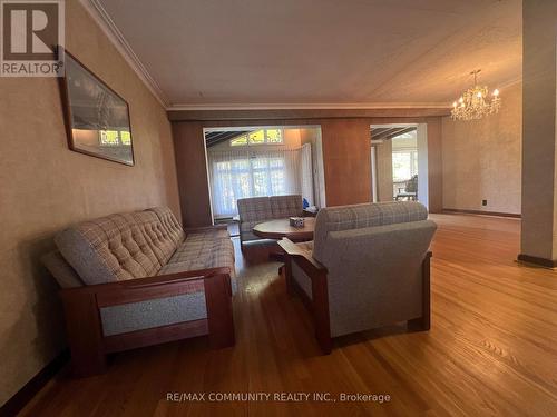 137 Birkdale Road, Toronto, ON - Indoor Photo Showing Living Room