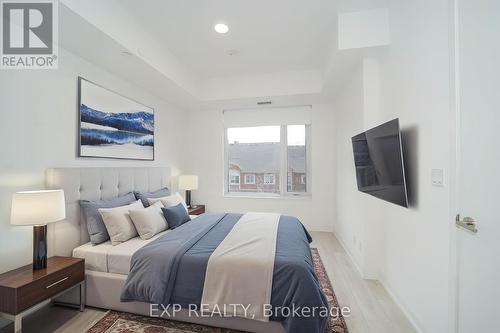 D328 - 8 Beverley Glen Boulevard, Vaughan, ON - Indoor Photo Showing Bedroom
