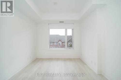 D328 - 8 Beverley Glen Boulevard, Vaughan, ON - Indoor Photo Showing Other Room