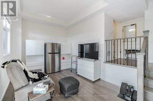 2 Seacoasts Circle, Vaughan, ON - Indoor Photo Showing Other Room