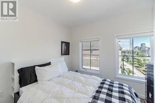 2 Seacoasts Circle, Vaughan, ON - Indoor Photo Showing Bedroom