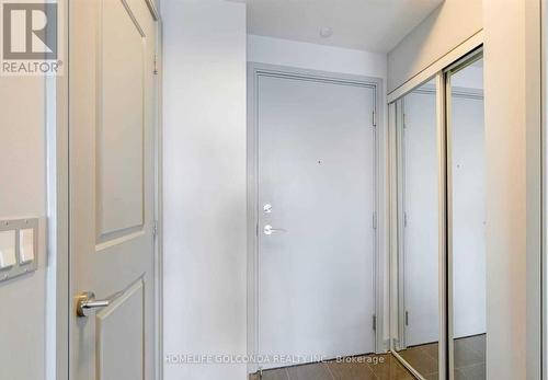 1905 - 9201 Yonge Street, Richmond Hill, ON - Indoor Photo Showing Other Room