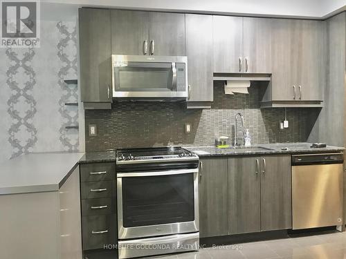 1905 - 9201 Yonge Street, Richmond Hill, ON - Indoor Photo Showing Kitchen With Upgraded Kitchen
