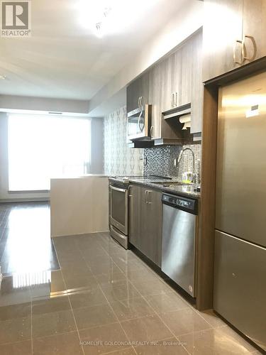 1905 - 9201 Yonge Street, Richmond Hill, ON - Indoor Photo Showing Kitchen