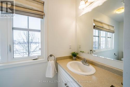 54 Gladys Clarkson Drive, Whitchurch-Stouffville, ON - Indoor Photo Showing Bathroom