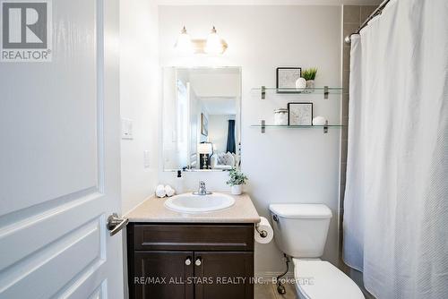 54 Gladys Clarkson Drive, Whitchurch-Stouffville, ON - Indoor Photo Showing Bathroom