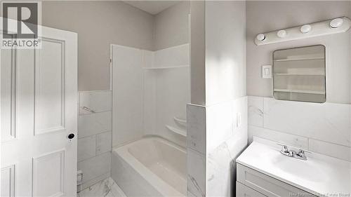 378 Union Street, Saint John, NB - Indoor Photo Showing Bathroom