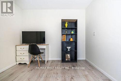 830 - 830 Lawrence Avenue, Toronto, ON - Indoor