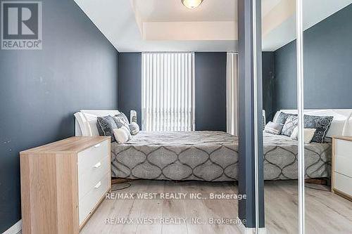 830 - 830 Lawrence Avenue, Toronto, ON - Indoor Photo Showing Bedroom