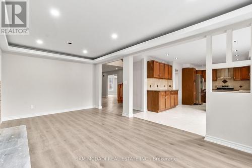 149 Sunforest Drive, Brampton, ON - Indoor Photo Showing Kitchen