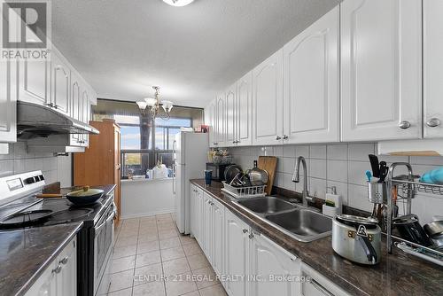 1009 - 18 Knightsbridge Road, Brampton, ON - Indoor Photo Showing Kitchen With Double Sink