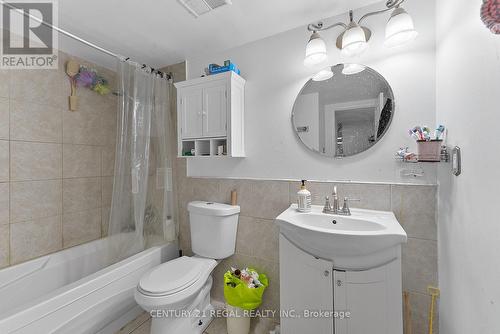 1009 - 18 Knightsbridge Road, Brampton, ON - Indoor Photo Showing Bathroom