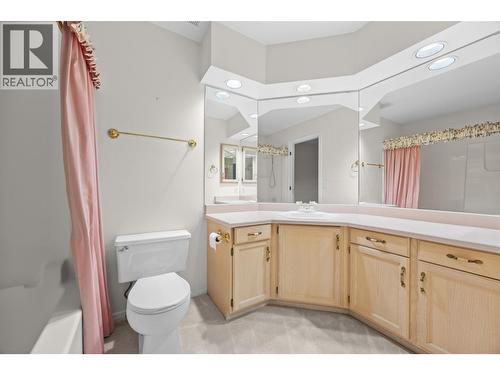 4 piece - Ensuite - 595 Yates Road Unit# 99, Kelowna, BC - Indoor Photo Showing Bathroom