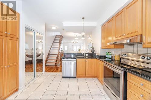 232 David Dunlap Circle, Toronto, ON - Indoor Photo Showing Kitchen