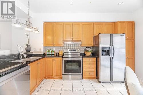 232 David Dunlap Circle, Toronto, ON - Indoor Photo Showing Kitchen