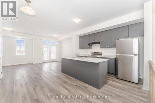 53 Stanley Avenue, Haldimand, ON - Indoor Photo Showing Kitchen